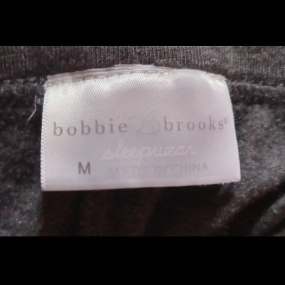 4 PIECE BUNDLE OF WOMENS CLOTHING SIZE MEDIUM. LIKE NEW! EXCELLENT CONDITION! - Picture 7 of 15